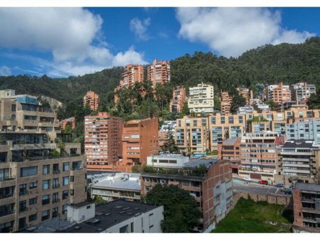 Apartamento de 3 alcobas en venta en El Retiro, Bogotá, 250 m² · foto 17 de 20