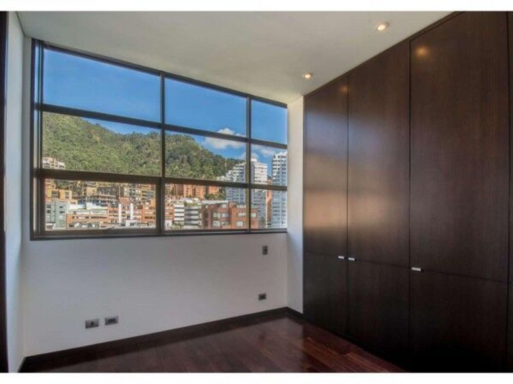 Apartamento de 3 alcobas en venta en El Retiro, Bogotá, 250 m² · foto 19 de 20