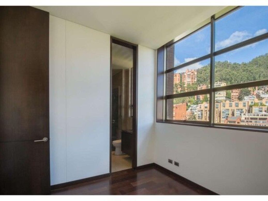 Apartamento de 3 alcobas en venta en El Retiro, Bogotá, 250 m² · foto 20 de 20