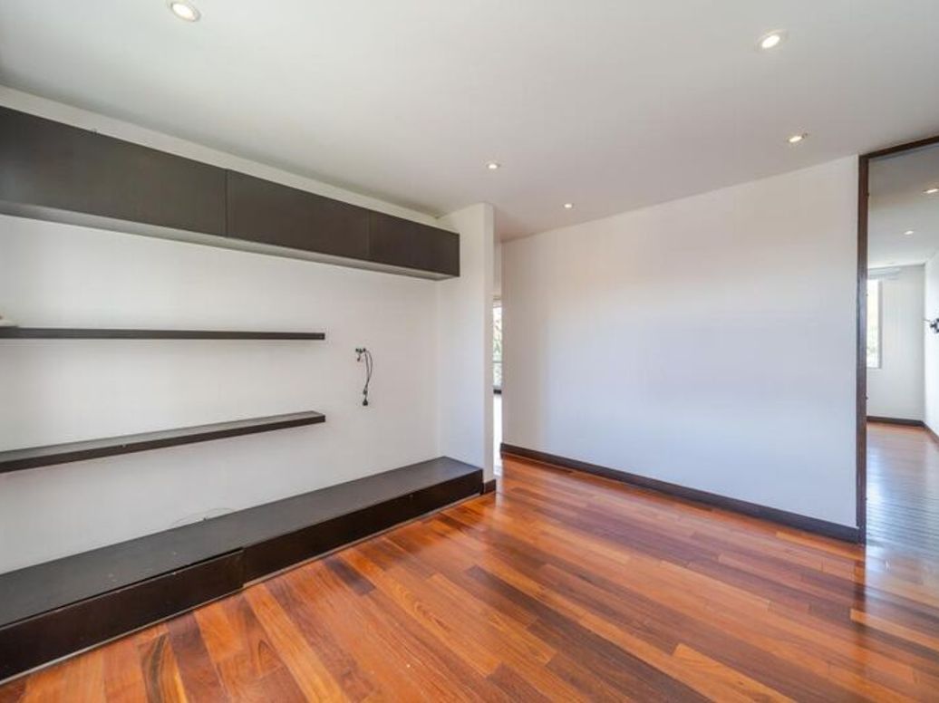Apartamento de 2 alcobas en venta en Los Rosales, Bogotá, 117 m² · foto 10 de 20