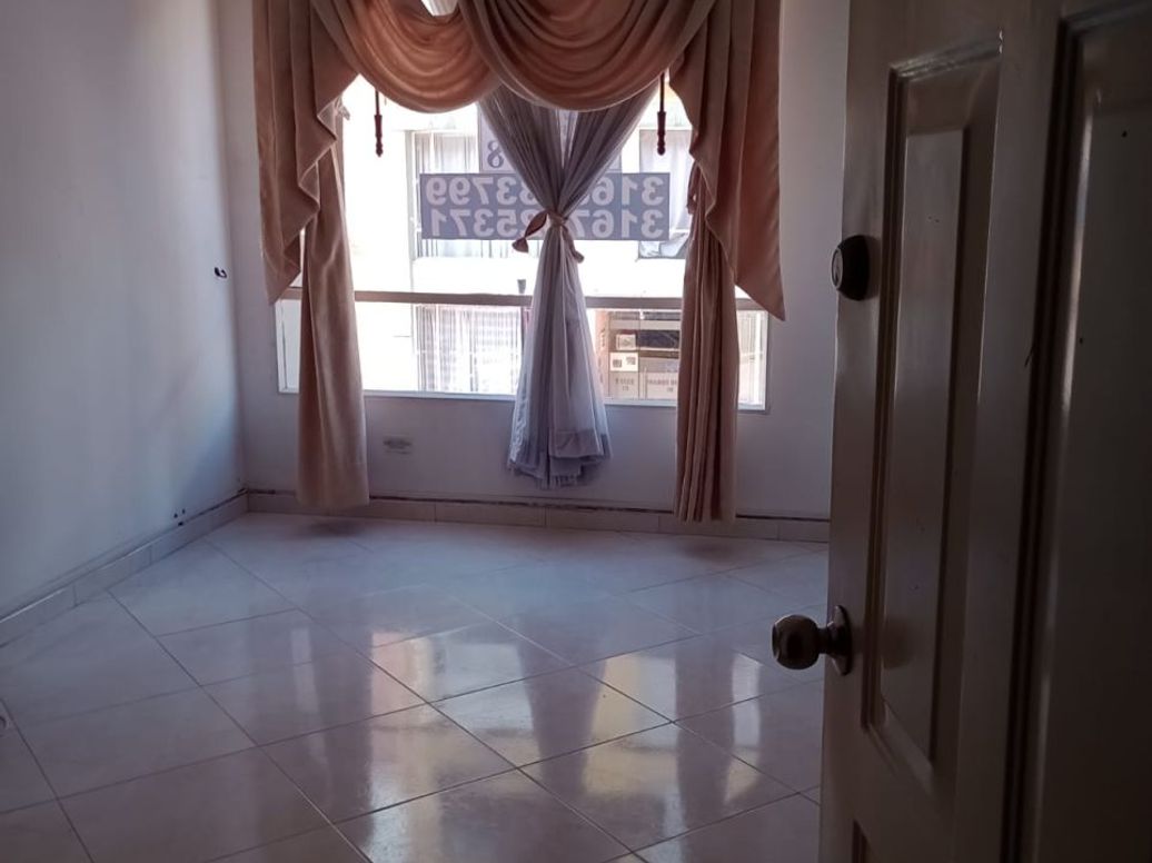 Apartamento de 3 alcobas en venta en El Salitre, Bogotá, 50 m² · foto 3 de 10