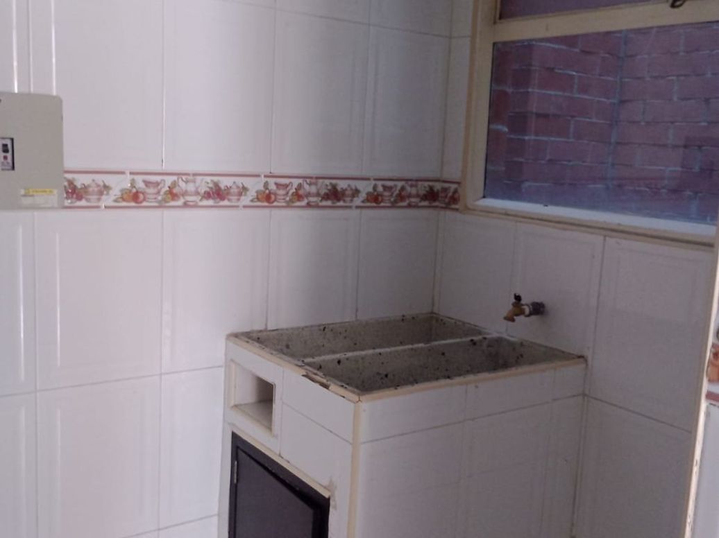 Apartamento de 3 alcobas en venta en El Salitre, Bogotá, 50 m² · foto 2 de 10