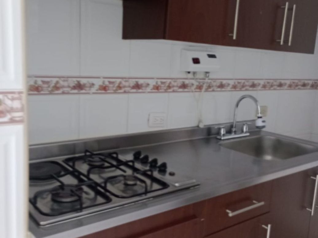 Apartamento de 3 alcobas en venta en El Salitre, Bogotá, 50 m² · foto 5 de 10