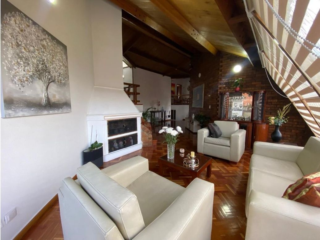 Apartamento de 4 alcobas en venta en Pontevedra, Bogotá, 220 m² · foto 2 de 20