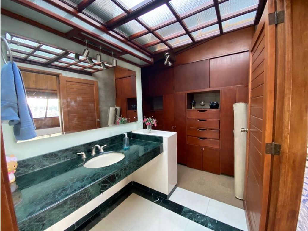 Apartamento de 4 alcobas en venta en Pontevedra, Bogotá, 220 m² · foto 20 de 20