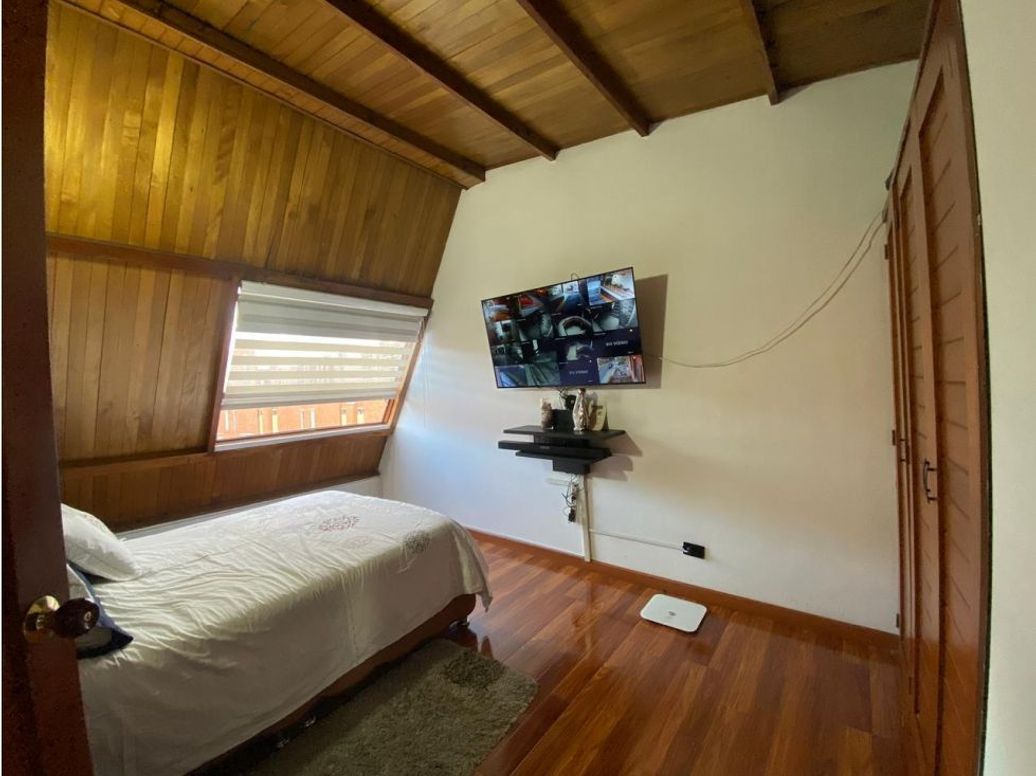 Apartamento de 4 alcobas en venta en Pontevedra, Bogotá, 220 m² · foto 4 de 20
