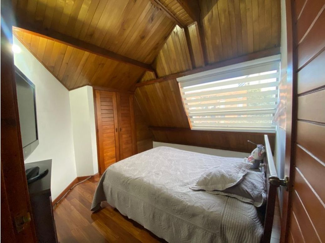 Apartamento de 4 alcobas en venta en Pontevedra, Bogotá, 220 m² · foto 3 de 20