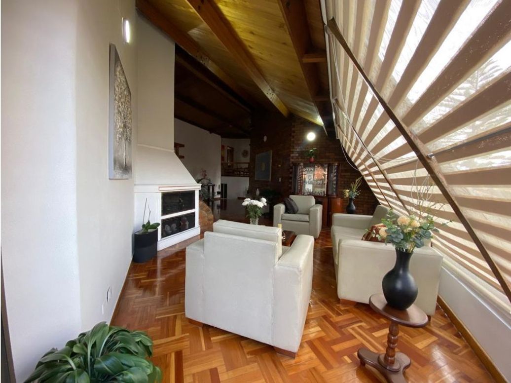 Apartamento de 4 alcobas en venta en Pontevedra, Bogotá, 220 m² · foto 8 de 20