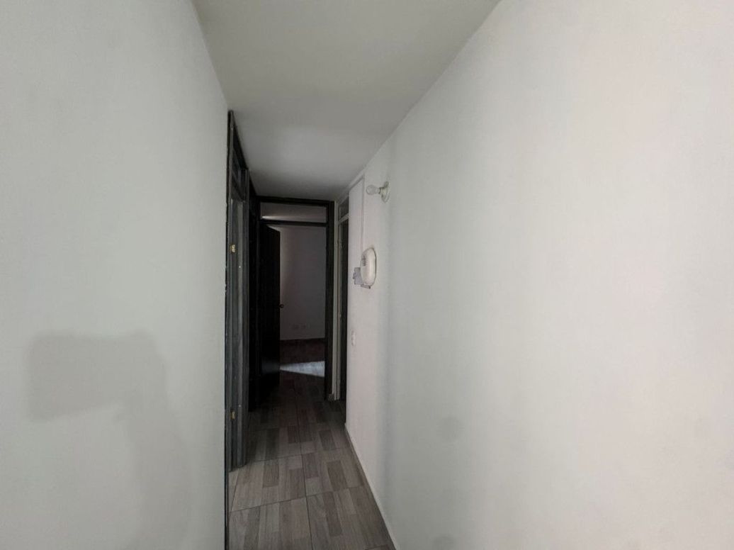 Apartamento de 3 alcobas en venta en Las Brisas, Bogotá, 48 m² · foto 3 de 11