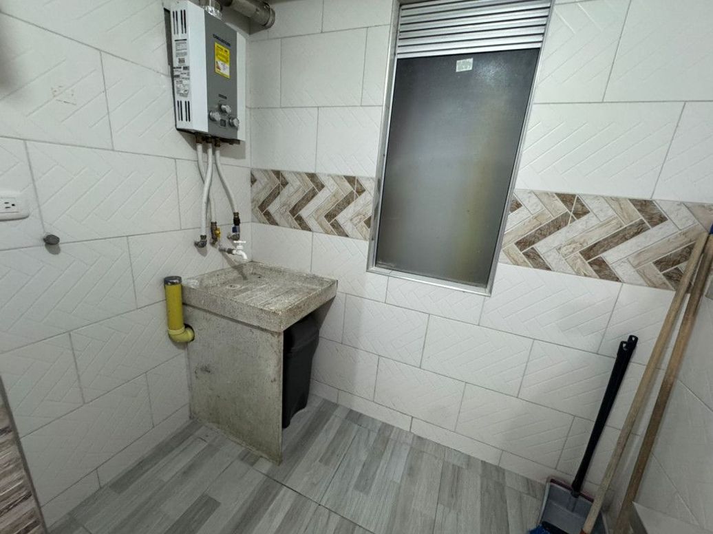 Apartamento de 3 alcobas en venta en Las Brisas, Bogotá, 48 m² · foto 10 de 11