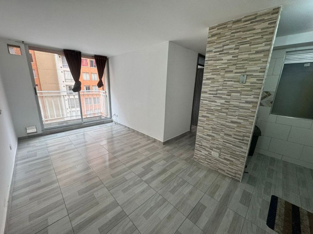 Apartamento de 3 alcobas en venta en Las Brisas, Bogotá, 48 m² · foto 2 de 11