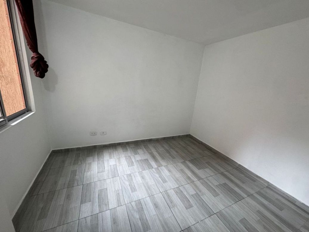 Apartamento de 3 alcobas en venta en Las Brisas, Bogotá, 48 m² · foto 11 de 11