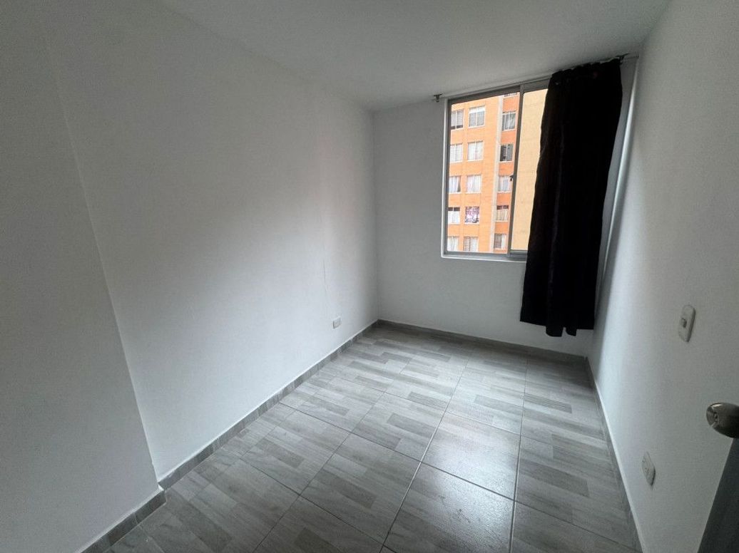 Apartamento de 3 alcobas en venta en Las Brisas, Bogotá, 48 m² · foto 4 de 11