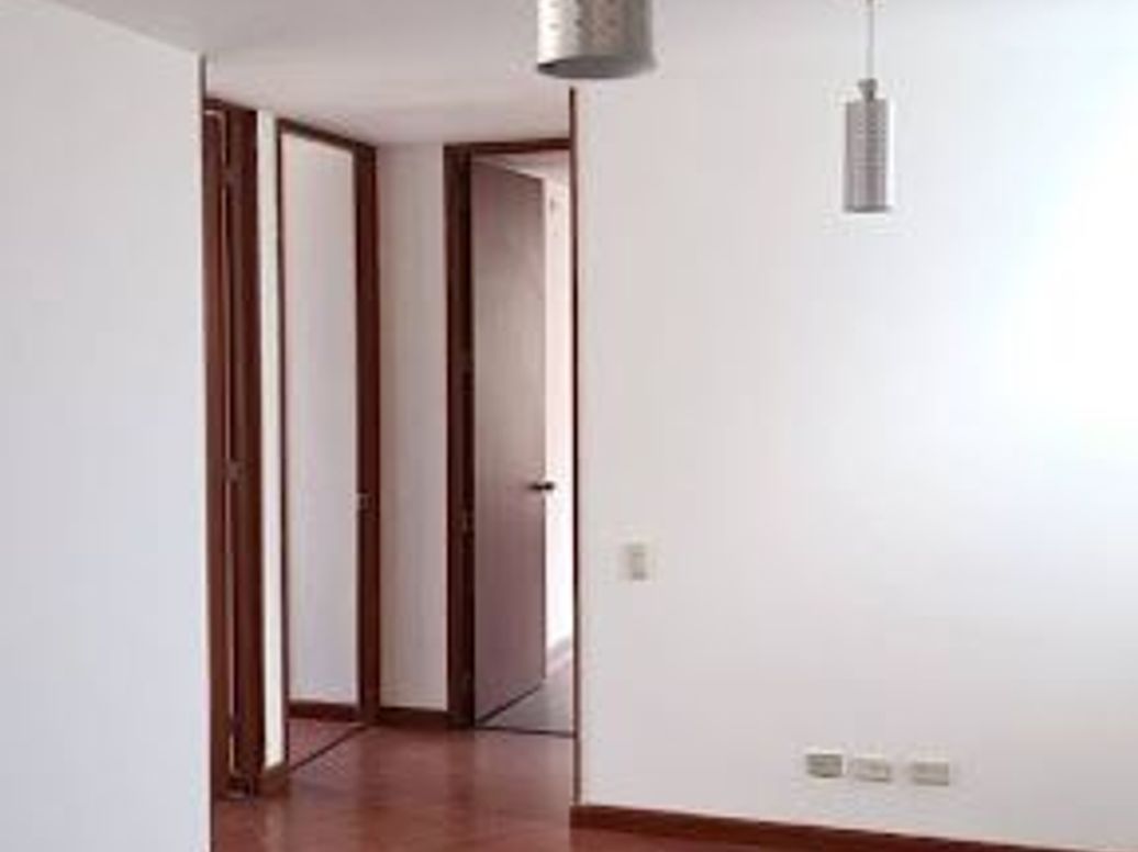 Apartamento de 3 alcobas en venta en Portales Del Norte, Bogotá, 78 m² · foto 9 de 20