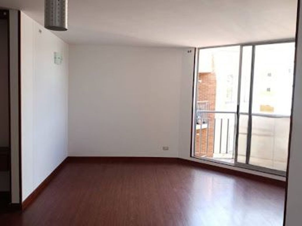 Apartamento de 3 alcobas en venta en Portales Del Norte, Bogotá, 78 m² · foto 2 de 20