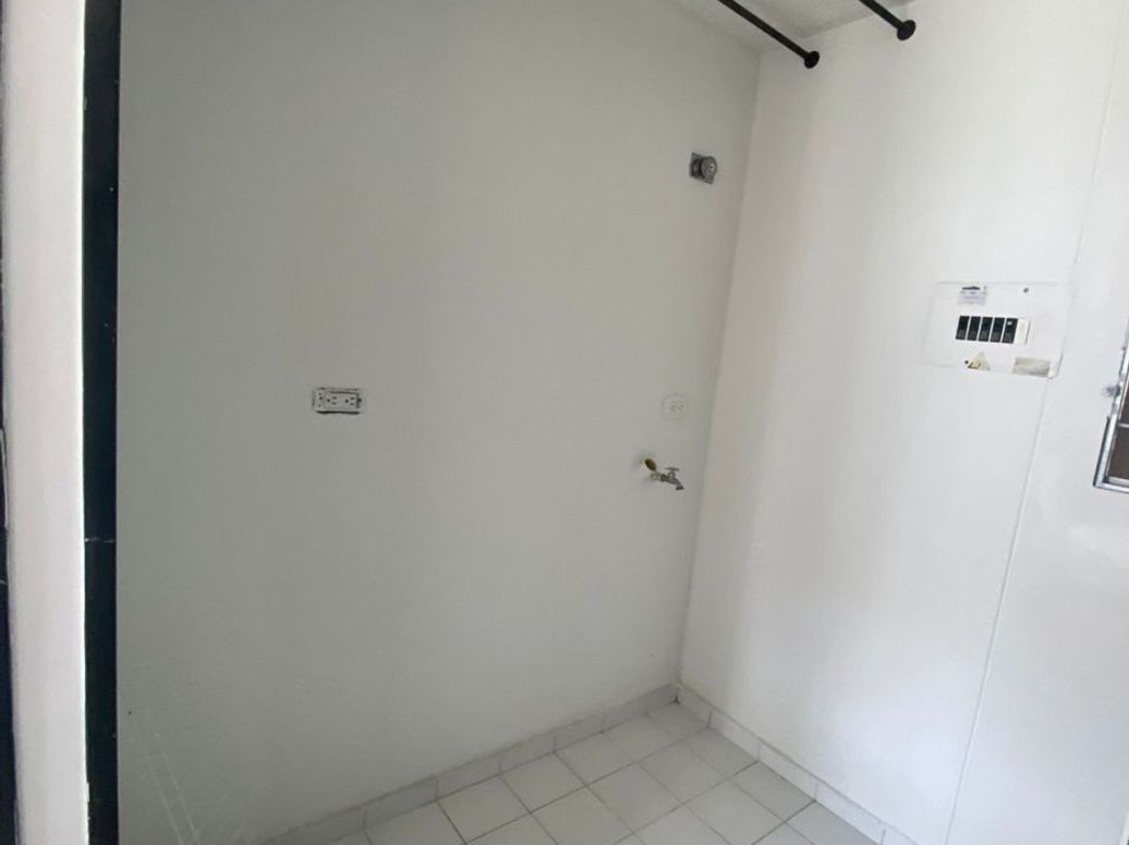 Apartamento de 3 alcobas en venta en Los Pantanos, Bogotá, 45 m² · foto 6 de 17