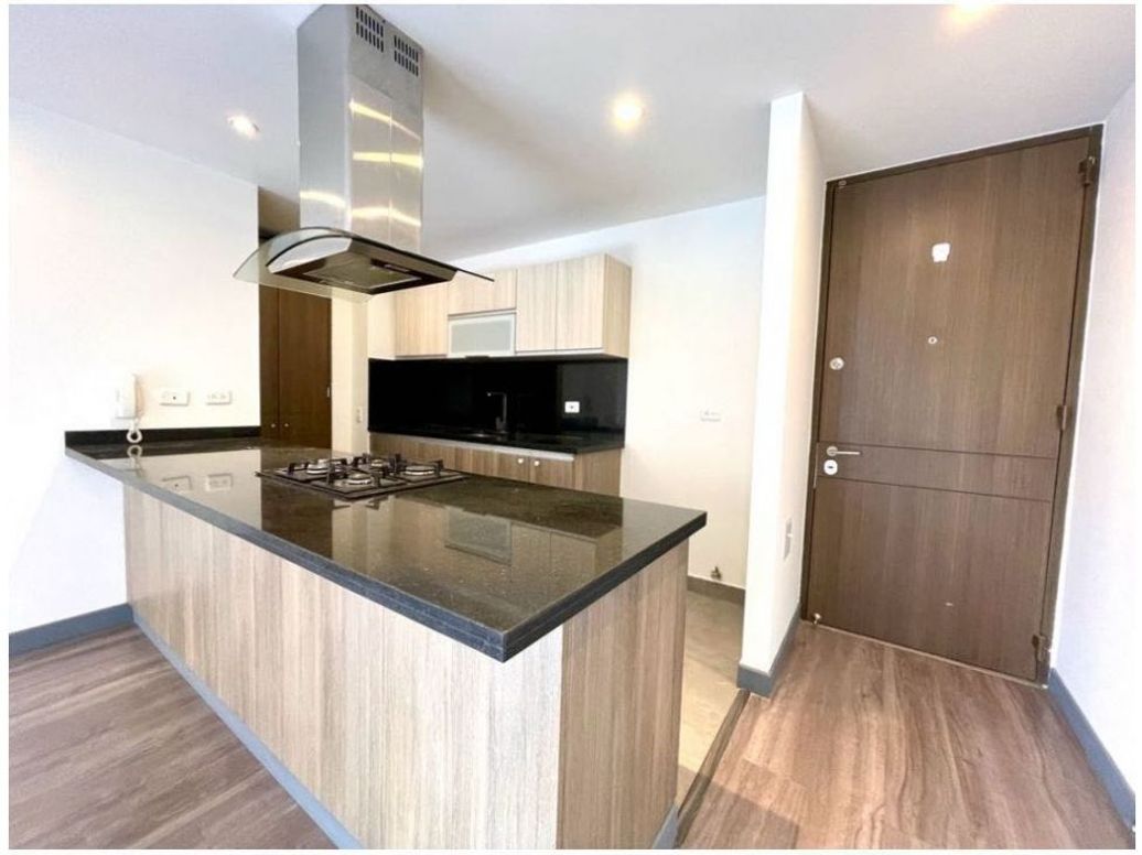 Apartamento de 3 alcobas en venta en Cedritos, Bogotá, 110 m² · foto 3 de 20