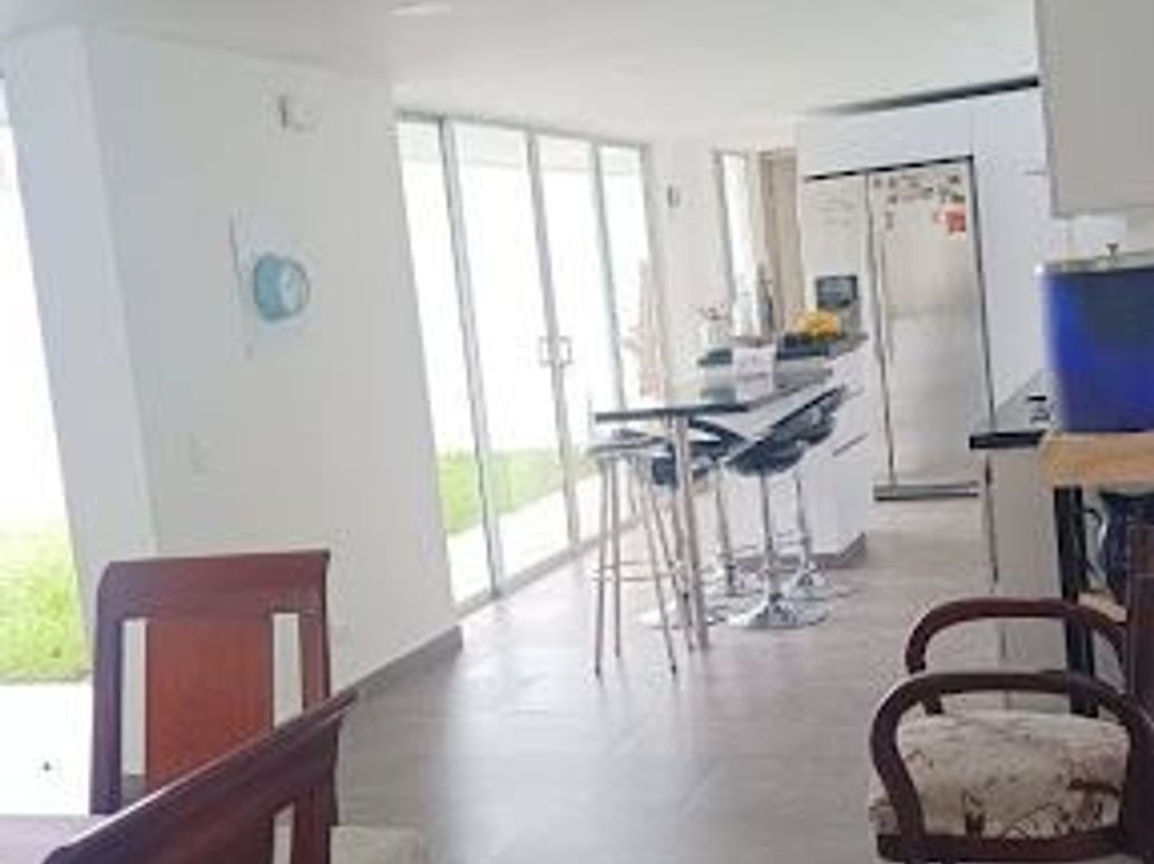 Casa de 3 alcobas en venta en Bosque De Modelia, Bogotá, 310 m² · foto 2 de 17