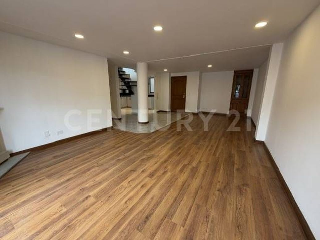 Apartamento de 3 alcobas en venta en El Batán, Bogotá, 135 m² · foto 2 de 20