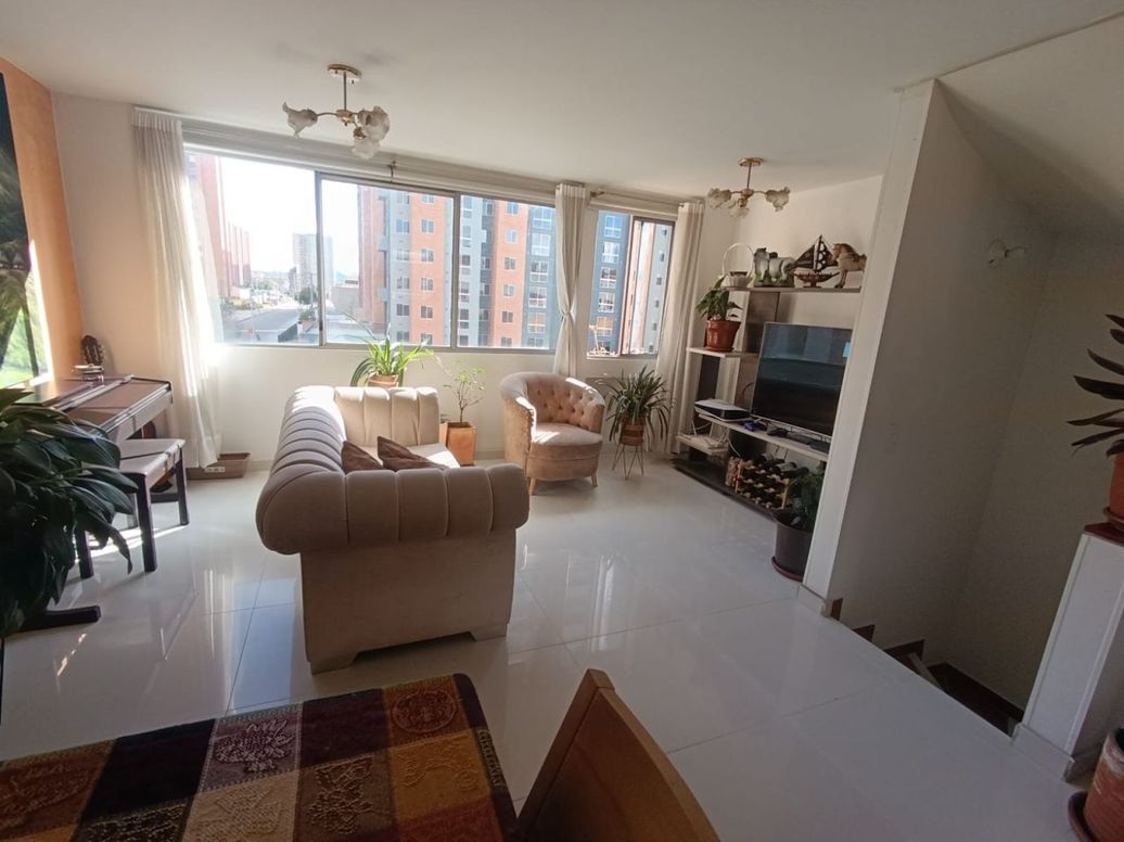 Casa de 4 alcobas en venta en Hayuelos, Bogotá, 107 m² · foto 5 de 20