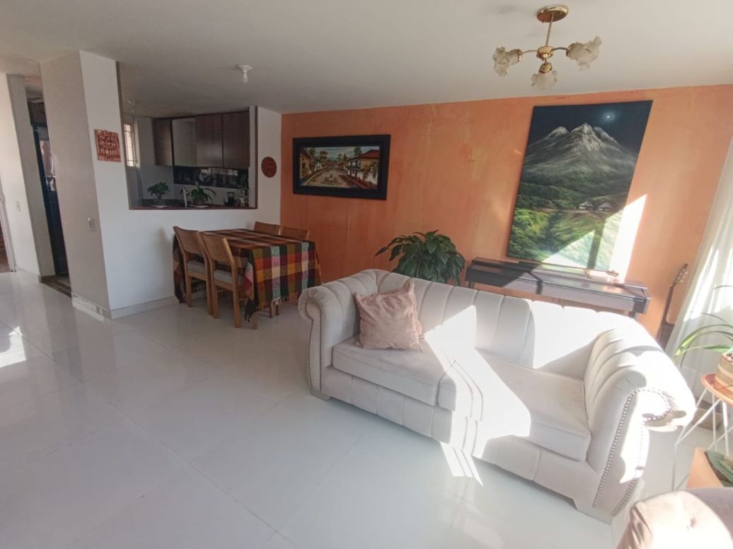 Casa de 4 alcobas en venta en Hayuelos, Bogotá, 107 m² · foto 6 de 20