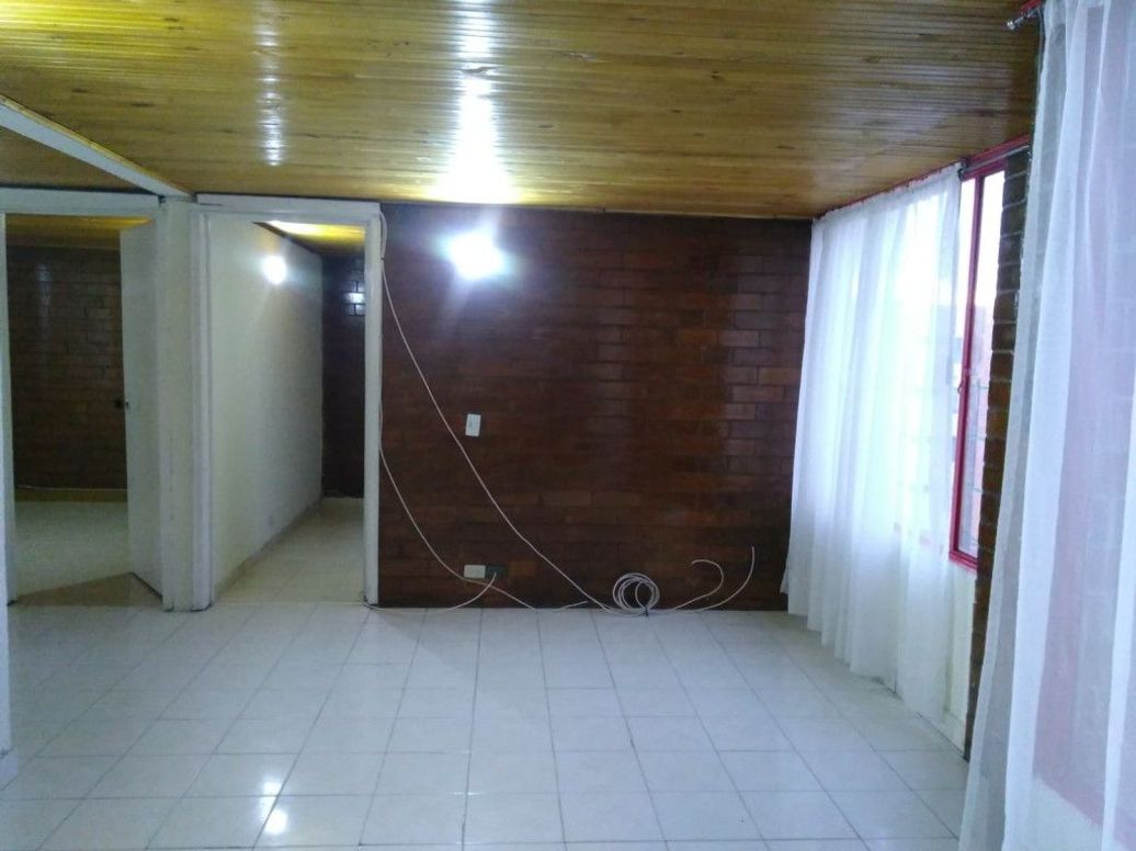 Apartamento de 3 alcobas en venta en Lago Timiza Et. Ii, Bogotá, 52 m² · foto 2 de 19