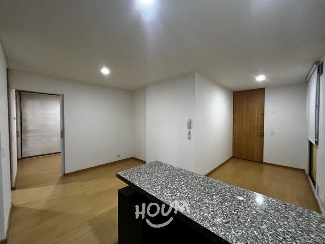 Apartamento de 1 alcoba en venta en Chapinero Central, Bogotá, 31 m² · foto 3 de 18