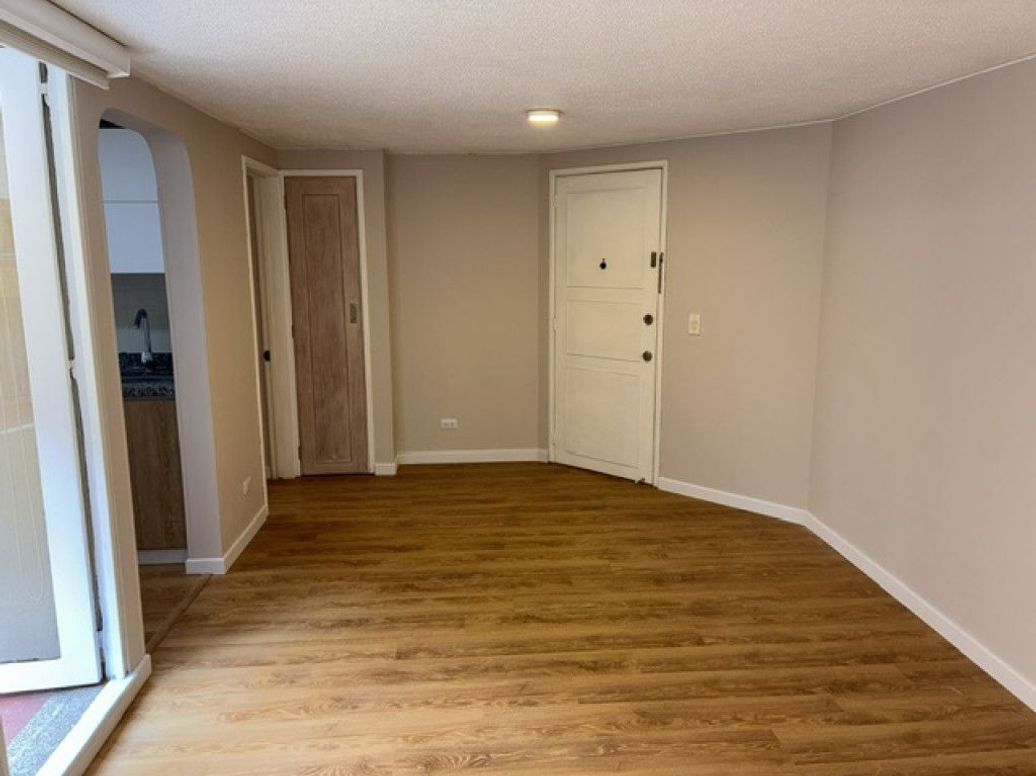 Apartamento de 1 alcoba en venta en Cedritos, Bogotá, 45 m² · foto 2 de 14