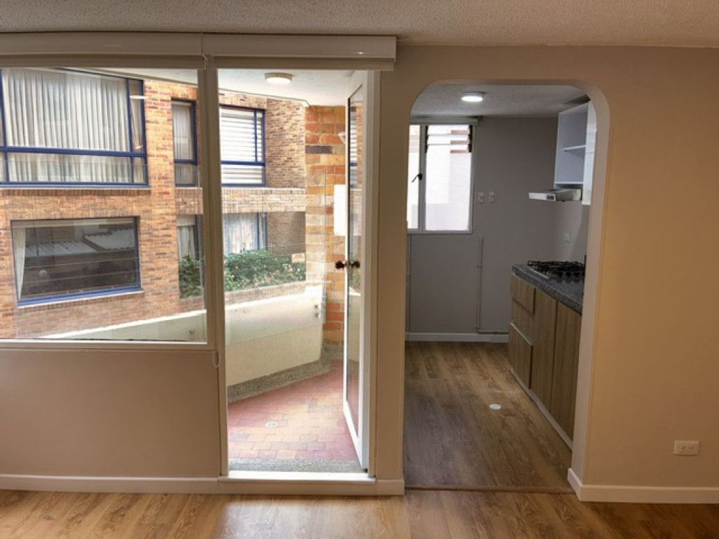Apartamento de 1 alcoba en venta en Cedritos, Bogotá, 45 m² · foto 3 de 14