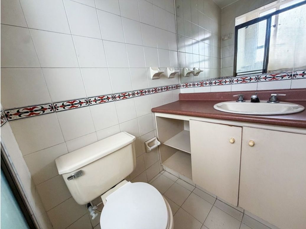 Apartamento de 4 alcobas en venta en El Redil, Bogotá, 100 m² · foto 12 de 17