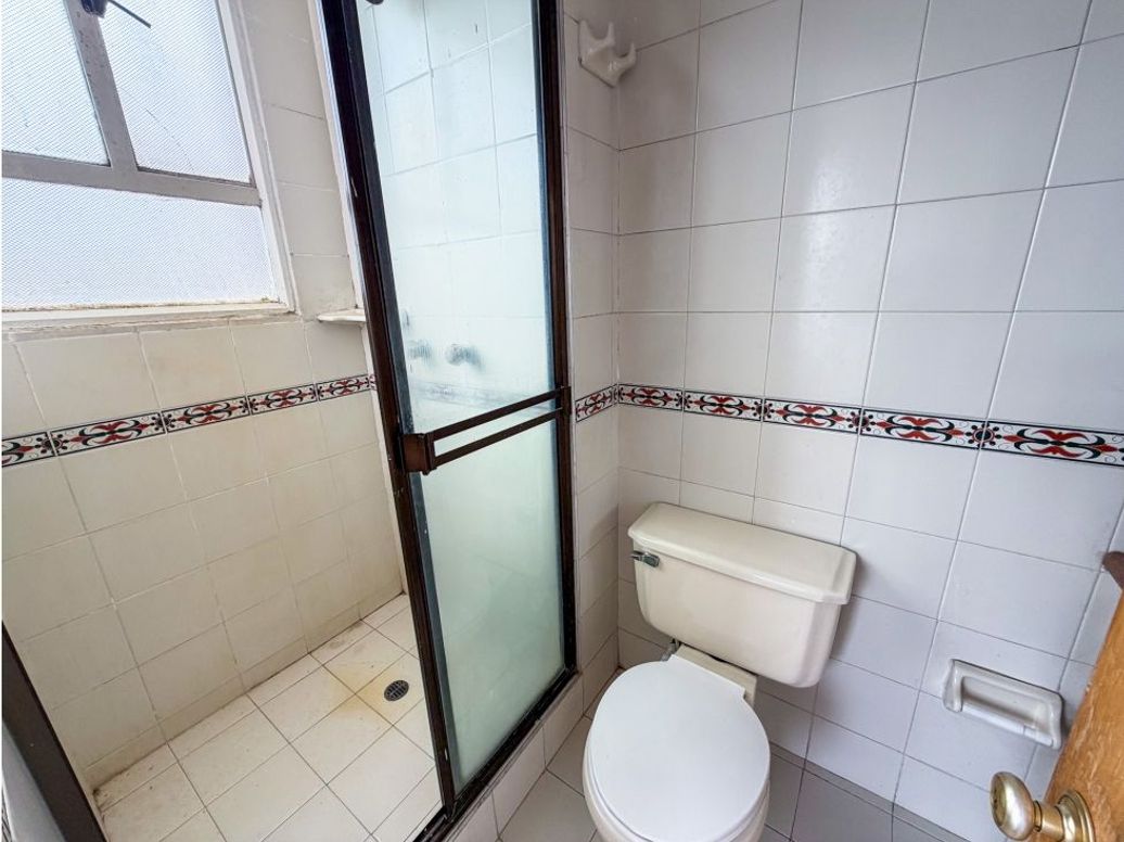 Apartamento de 4 alcobas en venta en El Redil, Bogotá, 100 m² · foto 13 de 17