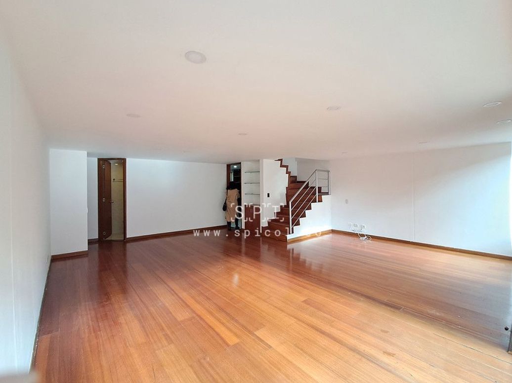 Apartamento de 3 alcobas en venta en Los Cedros, Bogotá, 131 m² · foto 5 de 20