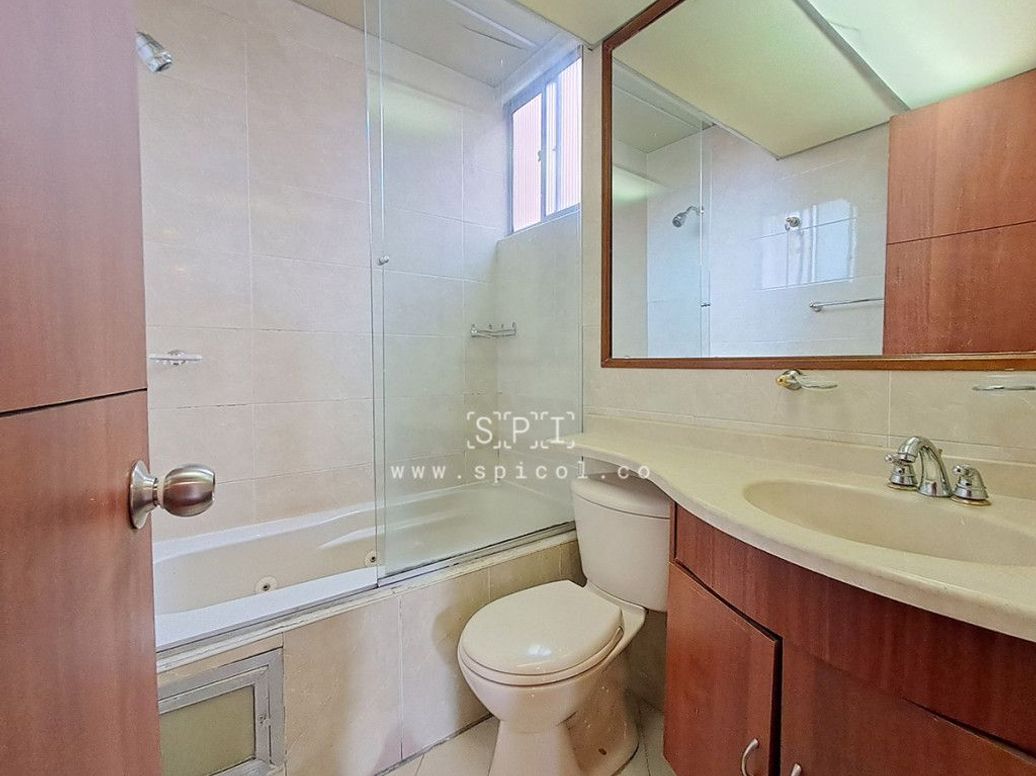 Apartamento de 3 alcobas en venta en Los Cedros, Bogotá, 131 m² · foto 19 de 20
