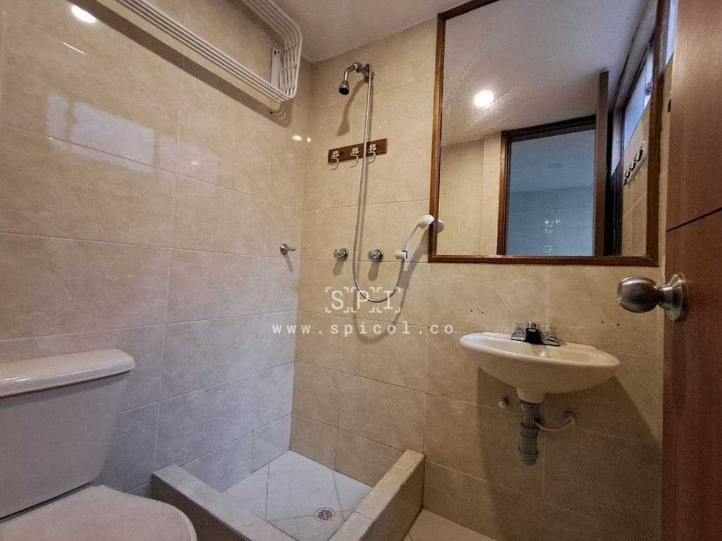 Apartamento de 3 alcobas en venta en Los Cedros, Bogotá, 131 m² · foto 6 de 20