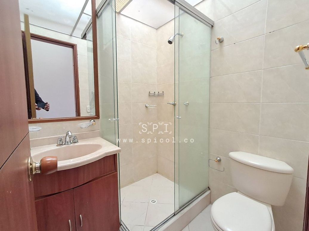 Apartamento de 3 alcobas en venta en Los Cedros, Bogotá, 131 m² · foto 13 de 20
