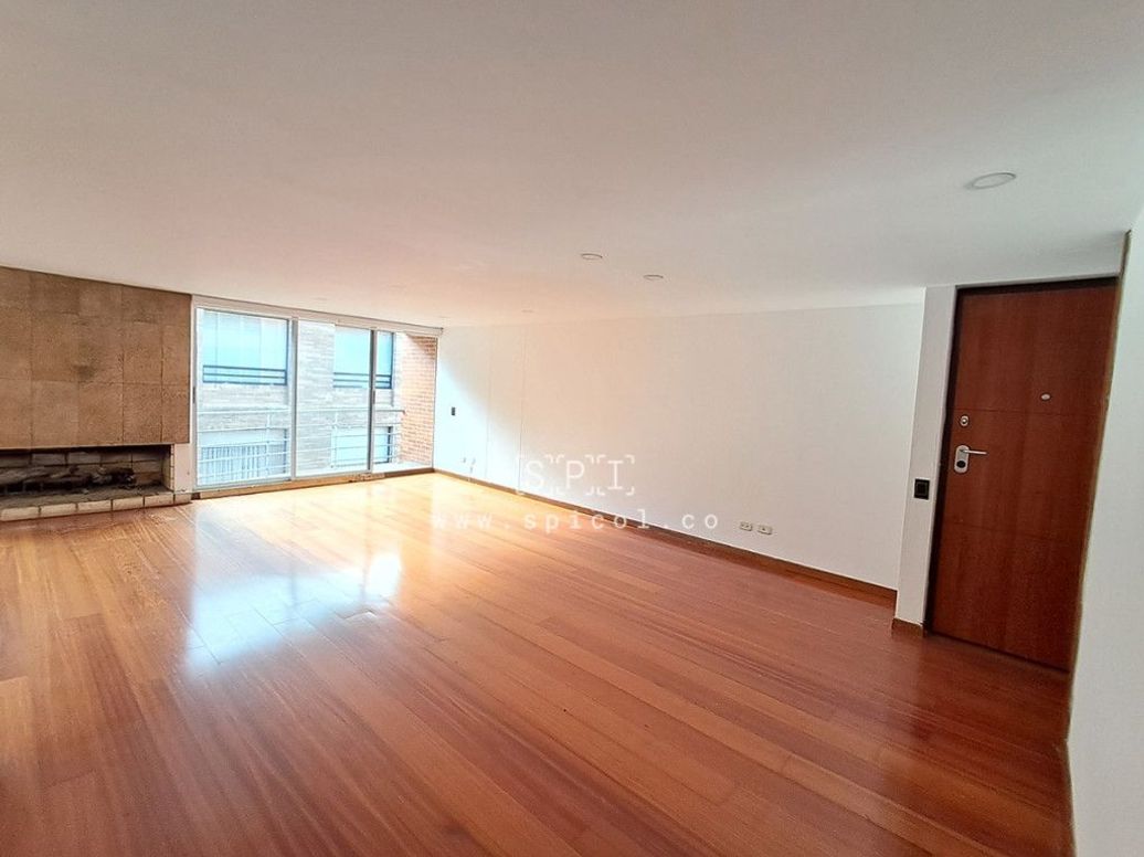 Apartamento de 3 alcobas en venta en Los Cedros, Bogotá, 131 m² · foto 2 de 20