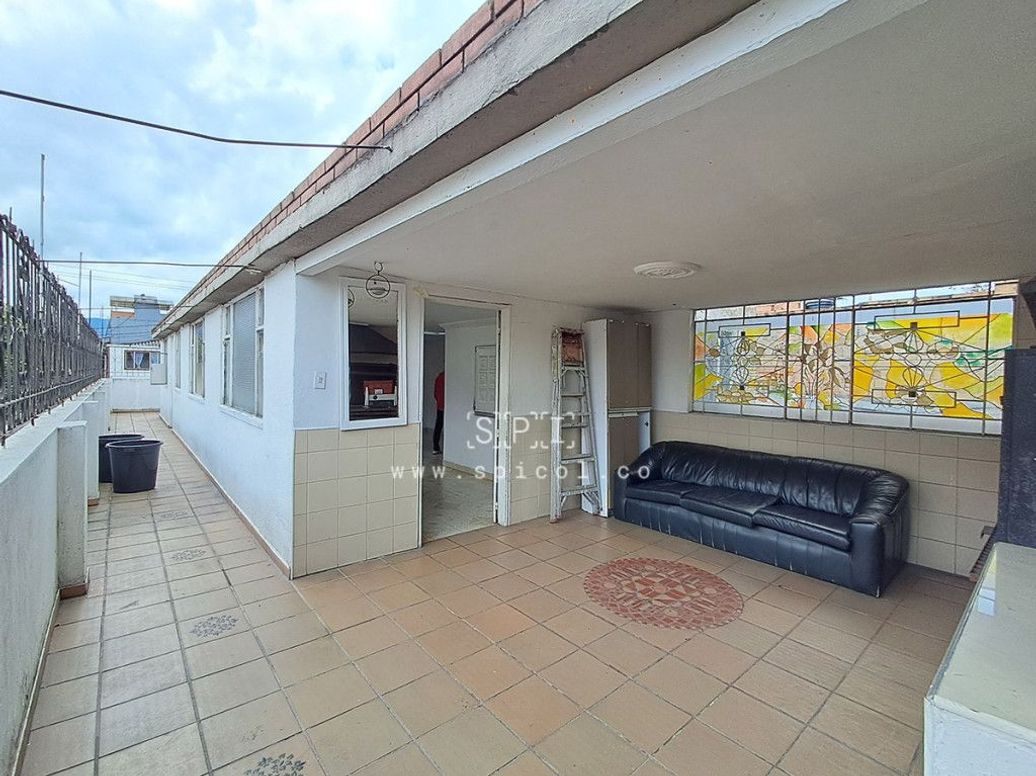 Casa de 10 alcobas en venta en Santa Helenita, Bogotá, 380 m² · foto 17 de 20