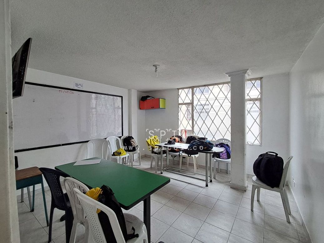 Casa de 10 alcobas en venta en Santa Helenita, Bogotá, 380 m² · foto 9 de 20