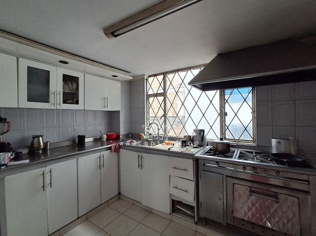 Casa de 10 alcobas en venta en Santa Helenita, Bogotá, 380 m² · foto 15 de 20