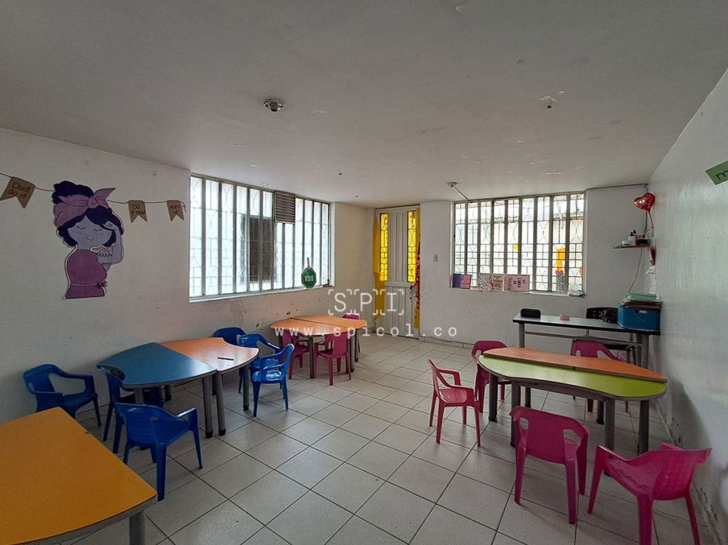 Casa de 10 alcobas en venta en Santa Helenita, Bogotá, 380 m² · foto 18 de 20