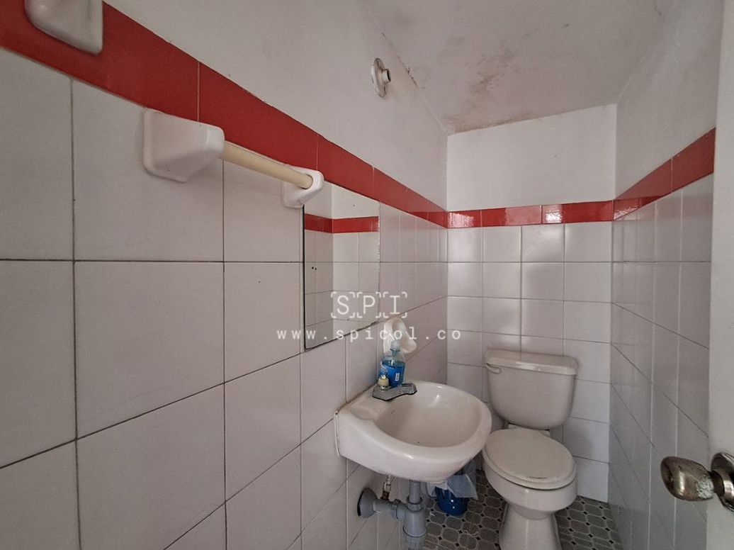 Casa de 10 alcobas en venta en Santa Helenita, Bogotá, 380 m² · foto 14 de 20
