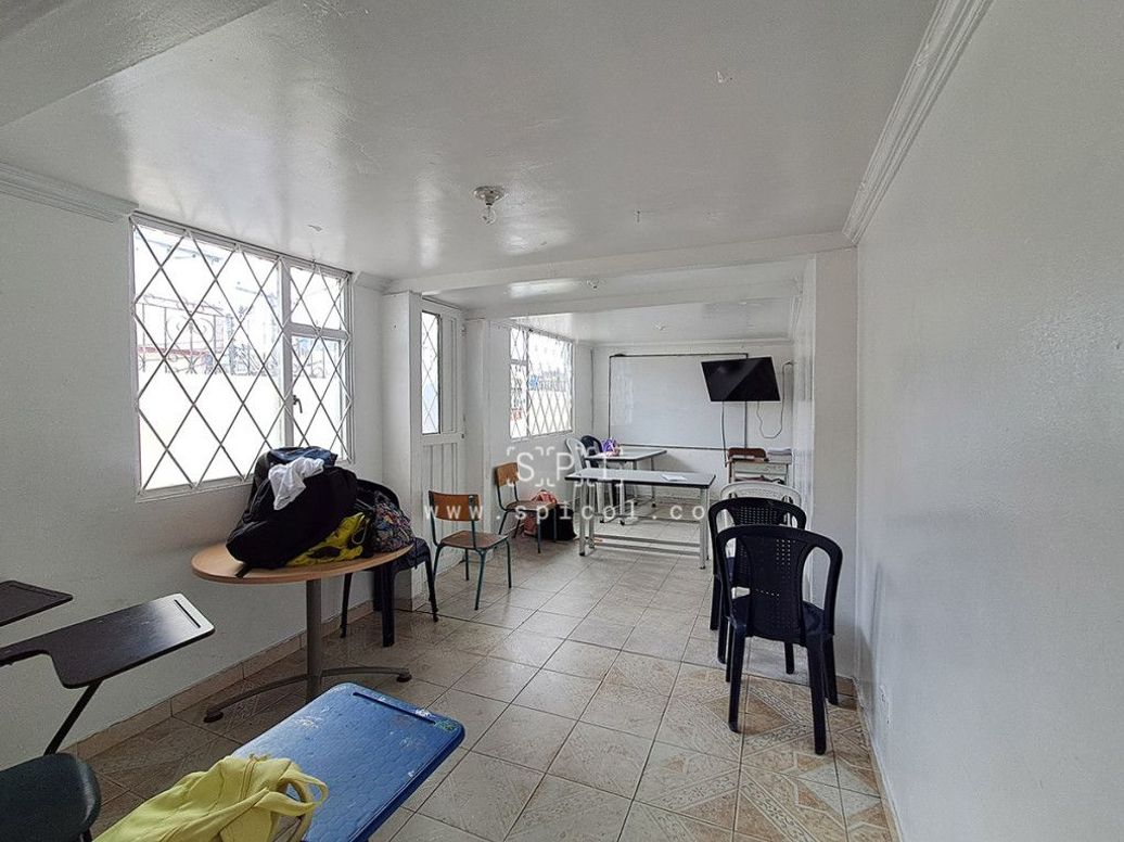 Casa de 10 alcobas en venta en Santa Helenita, Bogotá, 380 m² · foto 12 de 20
