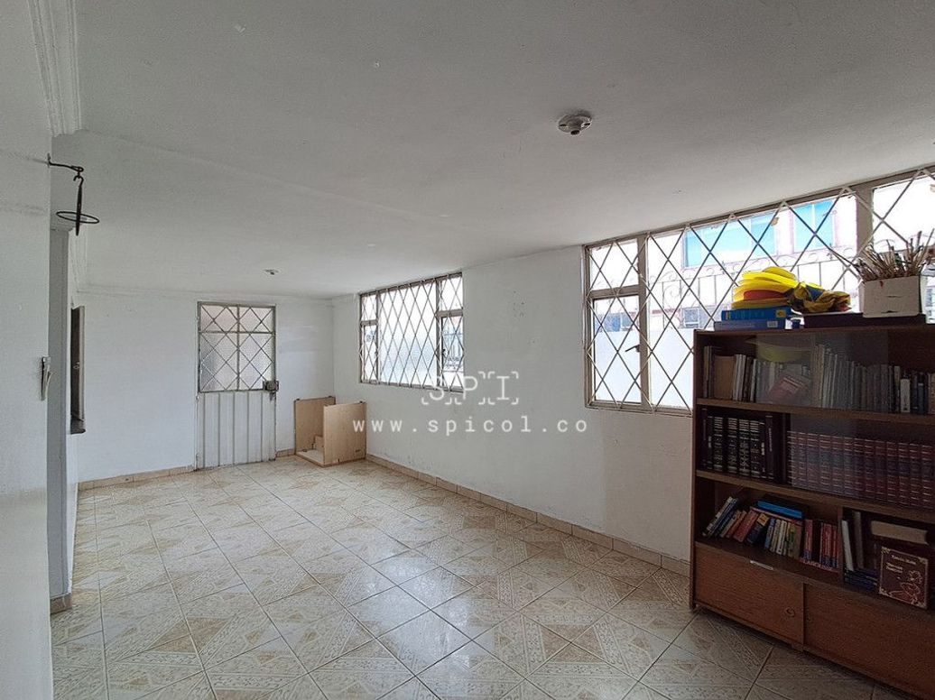 Casa de 10 alcobas en venta en Santa Helenita, Bogotá, 380 m² · foto 11 de 20