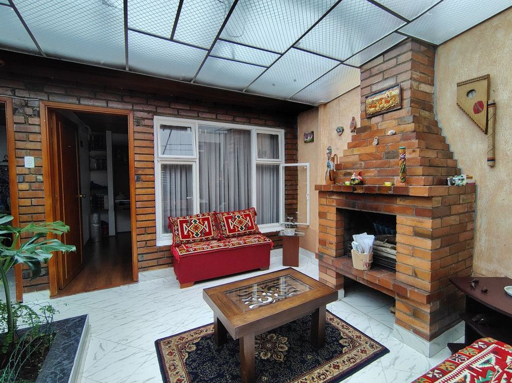 Casa de 8 alcobas en venta en La Esmeralda, Bogotá, 275 m² · foto 15 de 20