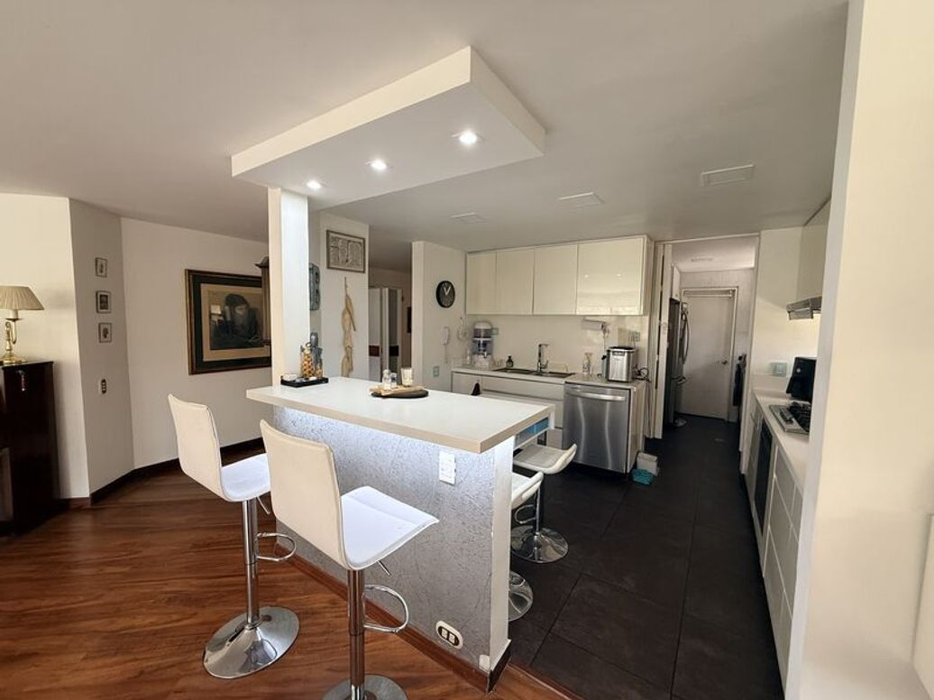 Apartamento de 4 alcobas en venta en El Contador, Bogotá, 151 m² · foto 2 de 20
