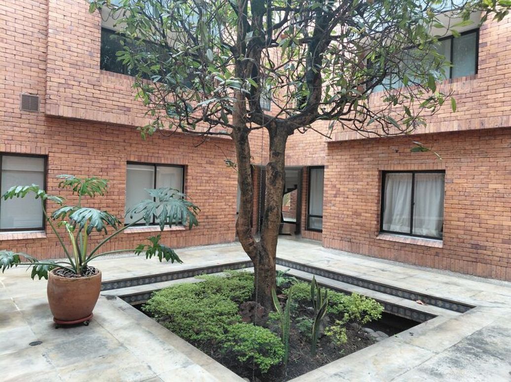 Apartamento de 3 alcobas en venta en San Patricio, Bogotá, 200 m² · foto 2 de 20