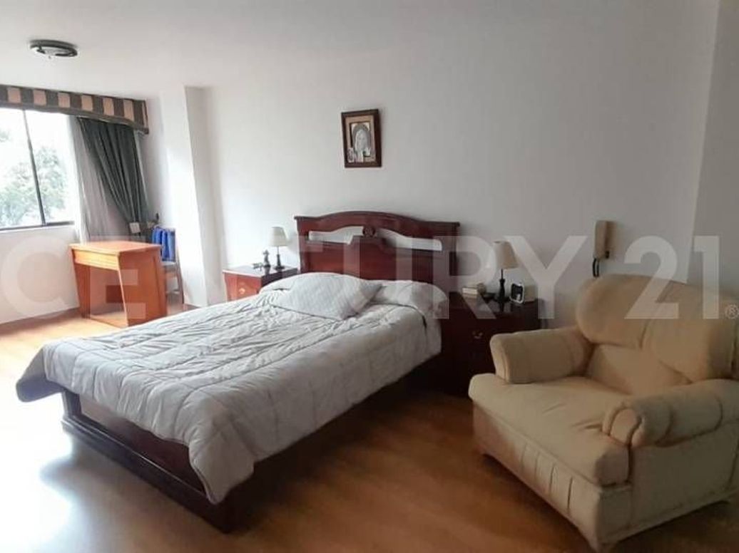Apartamento de 3 alcobas en venta en San Patricio, Bogotá, 131 m² · foto 10 de 12