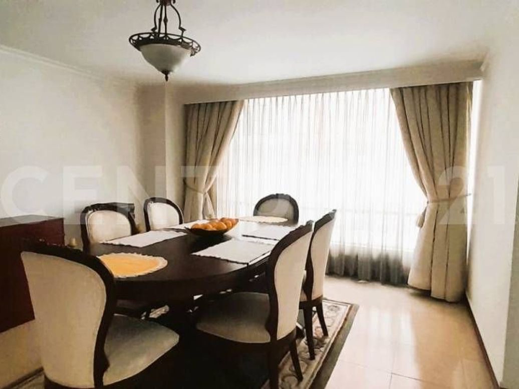 Apartamento de 3 alcobas en venta en San Patricio, Bogotá, 131 m² · foto 2 de 12