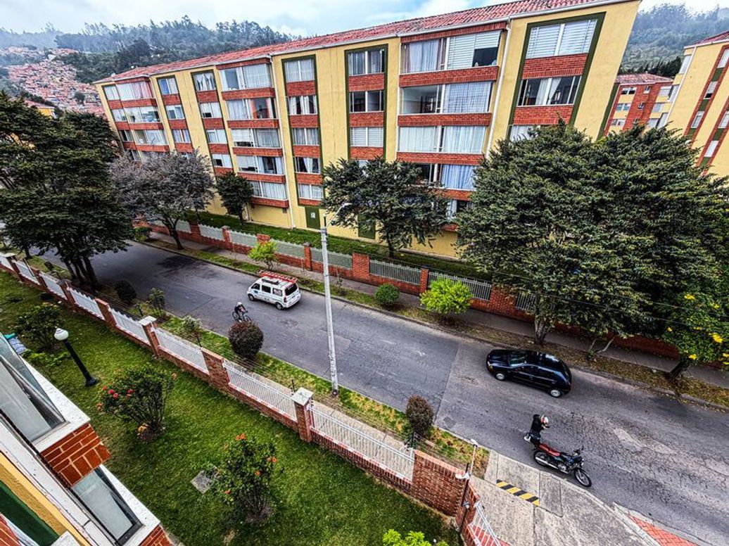 Apartamento de 4 alcobas en venta en El Redil, Bogotá, 110 m² · foto 6 de 17