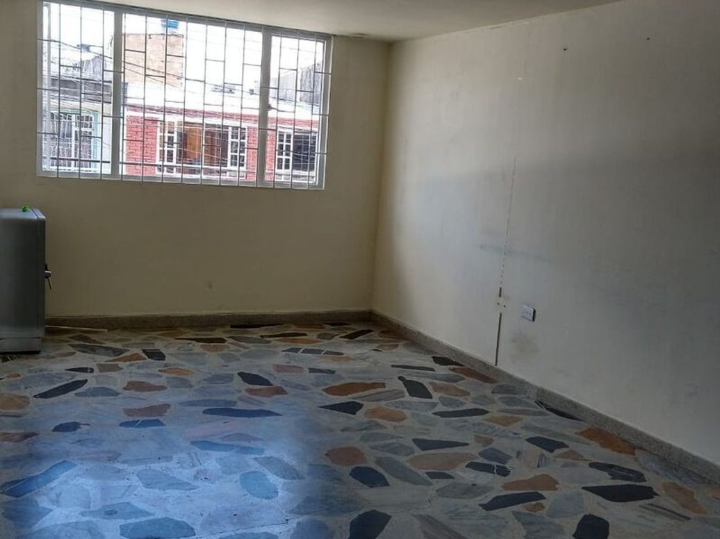 Casa de 8 alcobas en venta en San Jorge, Bogotá, 471 m² · foto 11 de 15